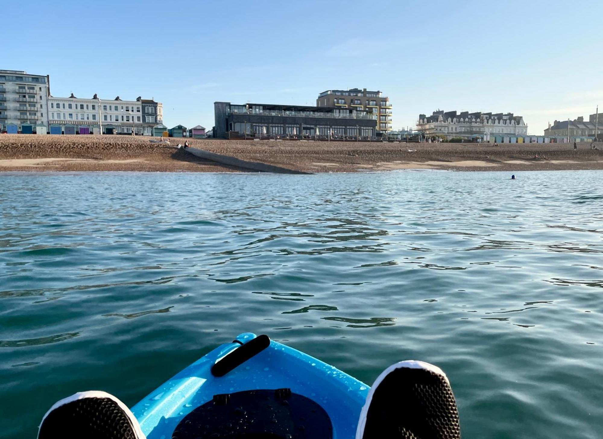 Kira Beach House, Hove Beach エクステリア 写真